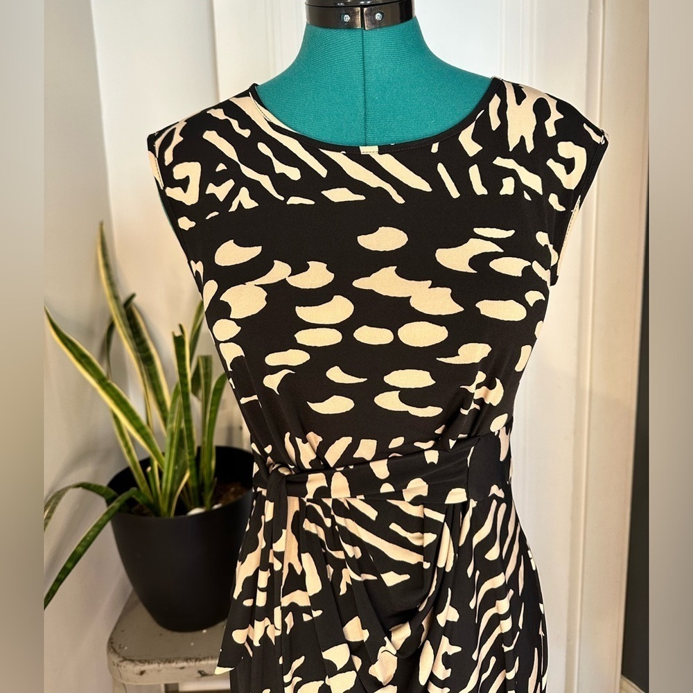 Motherhood Maternity size small Black and Tan Dotted Speckle Dress w/ Tie Front - Picture 5 of 16